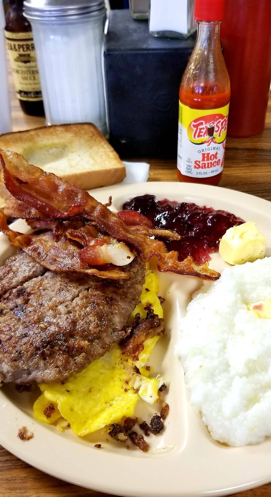 Claremont Cafe & Pool Room | restaurant | 4485 S Depot St, Claremont, NC 28610, USA | 8284592190 OR +1 828-459-2190