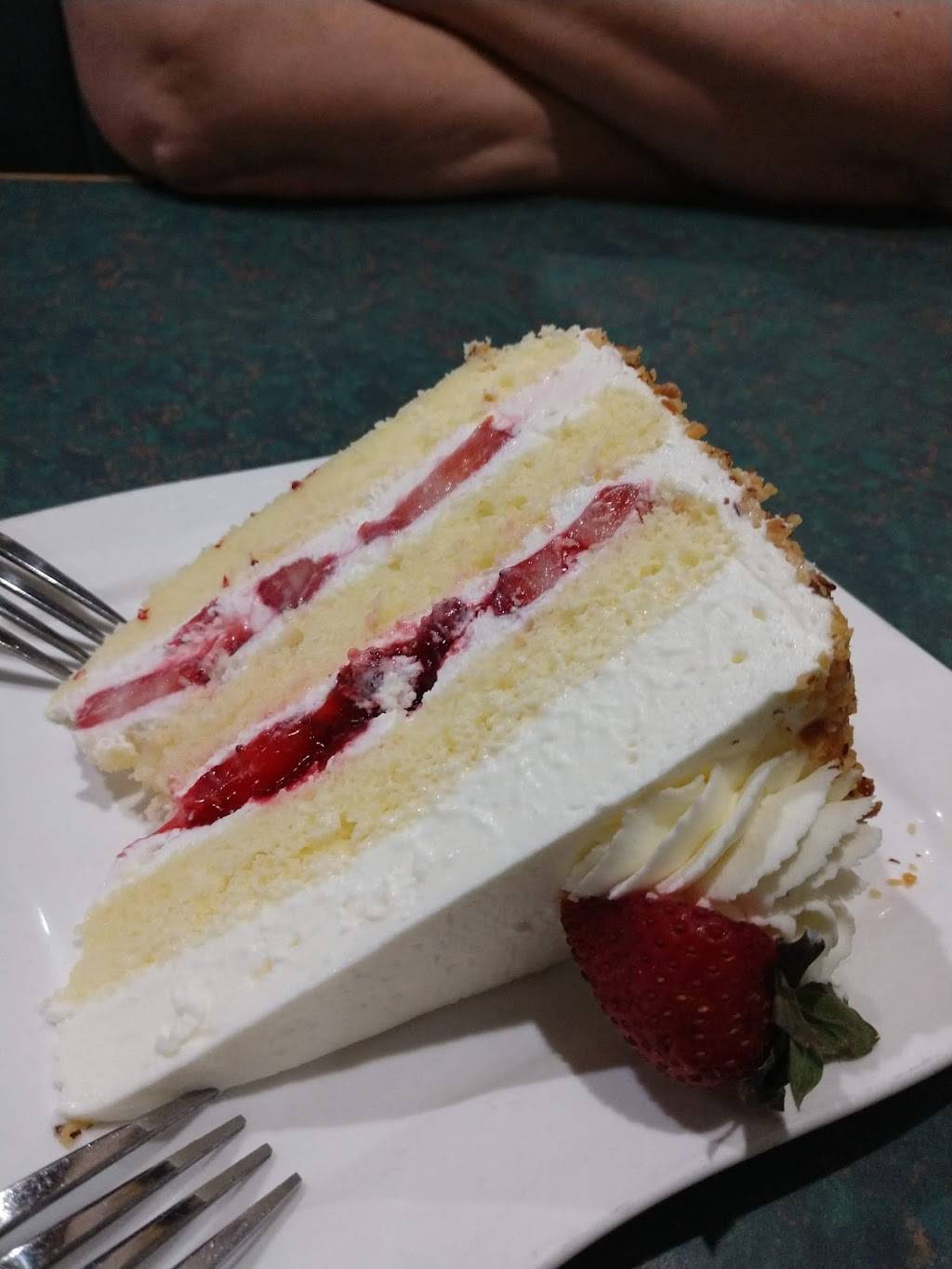 Italian Village Restaurant | restaurant | 16605 Pearl Rd, Strongsville, OH 44136, USA | 4405721414 OR +1 440-572-1414