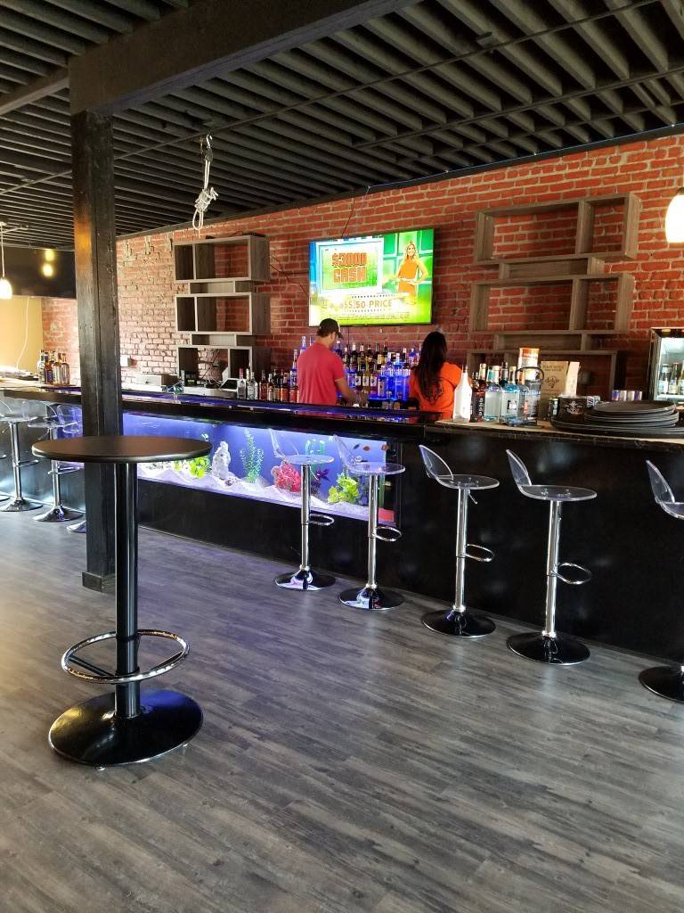 ALure Aquarium Bar/Restaurant | restaurant | 213 W Madison St, Ottawa, IL 61350, USA | 8153245184 OR +1 815-324-5184