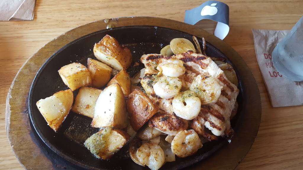 Applebees Grill + Bar | restaurant | 555 Saratoga Ave, San Jose, CA 95129, USA | 4084468370 OR +1 408-446-8370
