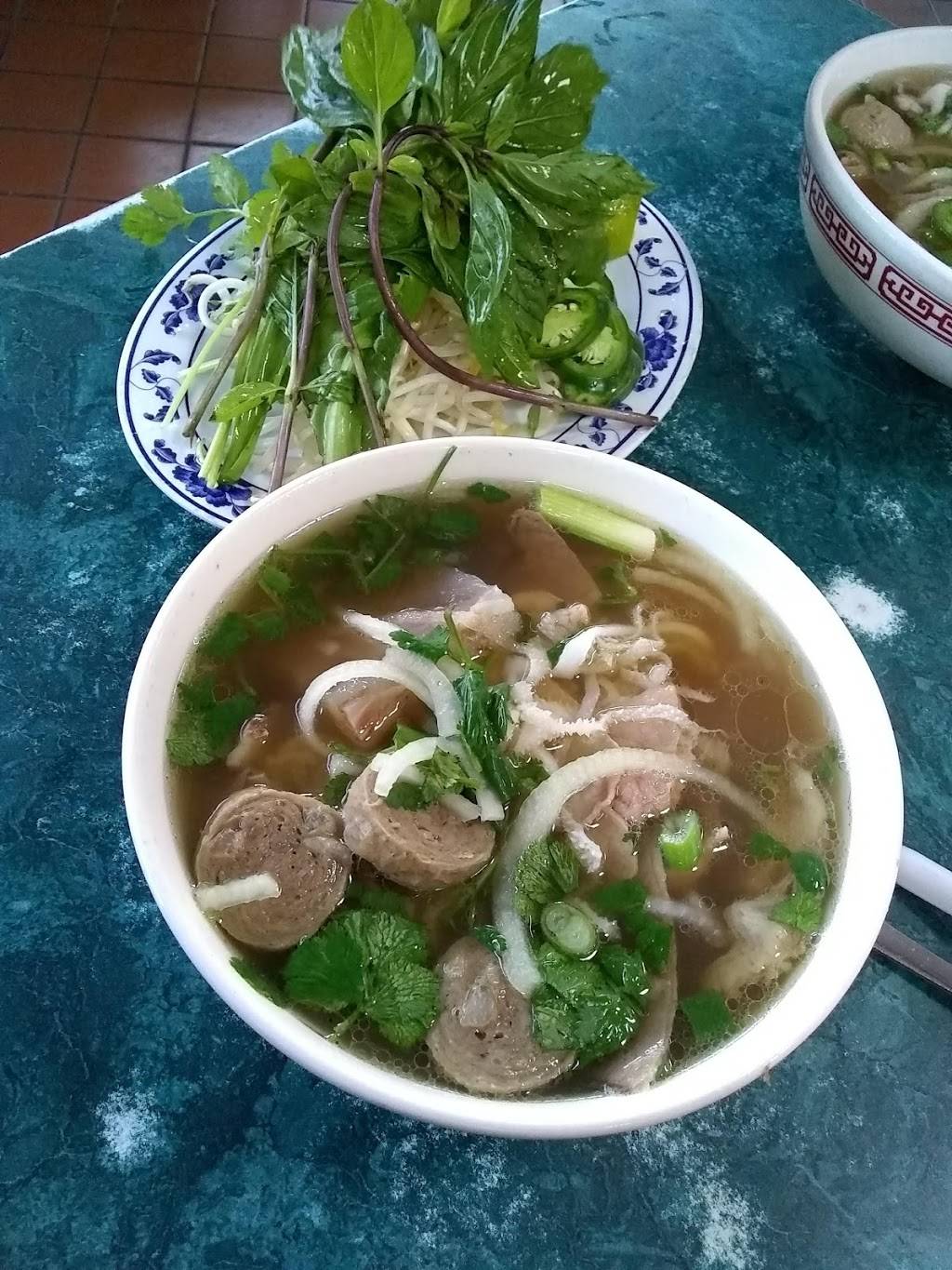 Phở Hòa Lão Vietnamese Restaurant | restaurant | 720 International Blvd, Oakland, CA 94606, USA | 5104516888 OR +1 510-451-6888