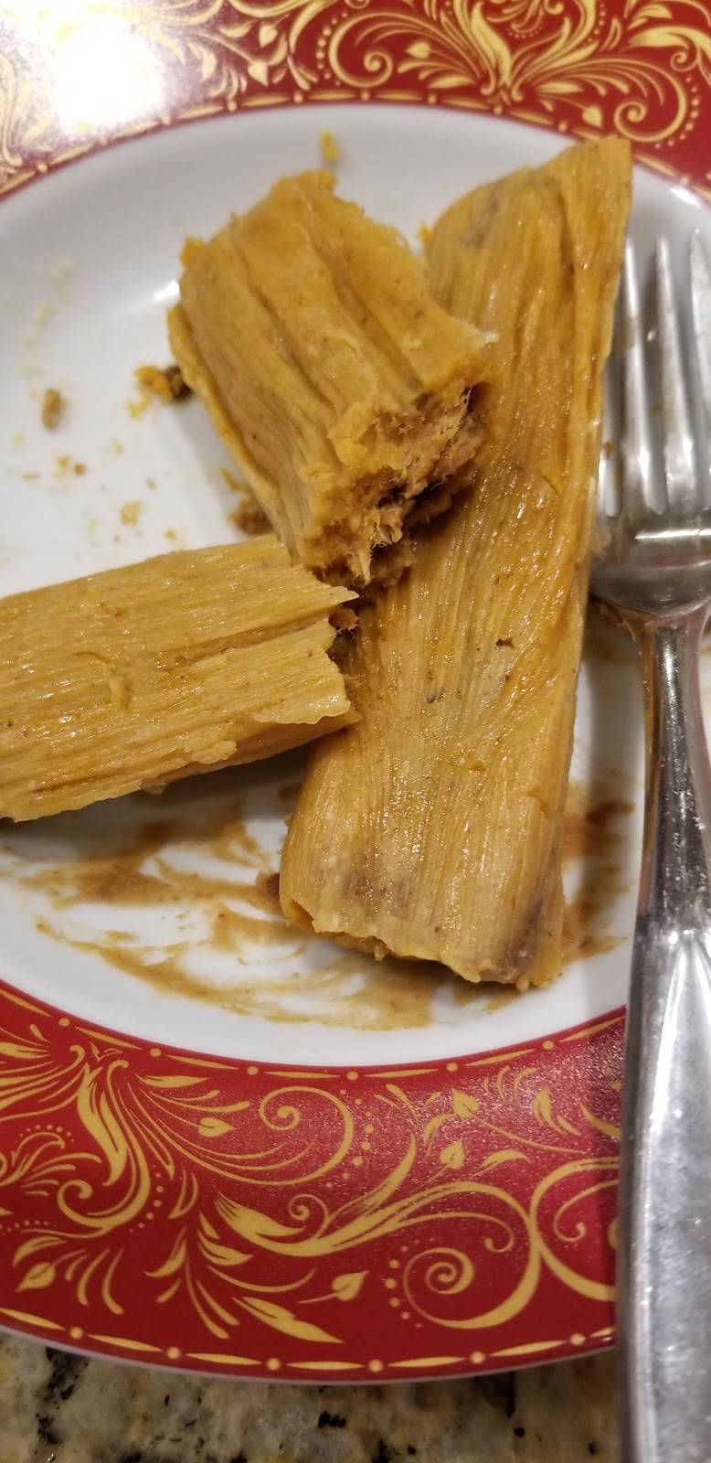 The Tamale King | restaurant | 2495 N Twin City Hwy, Nederland, TX 77627, USA | 4097246666 OR +1 409-724-6666