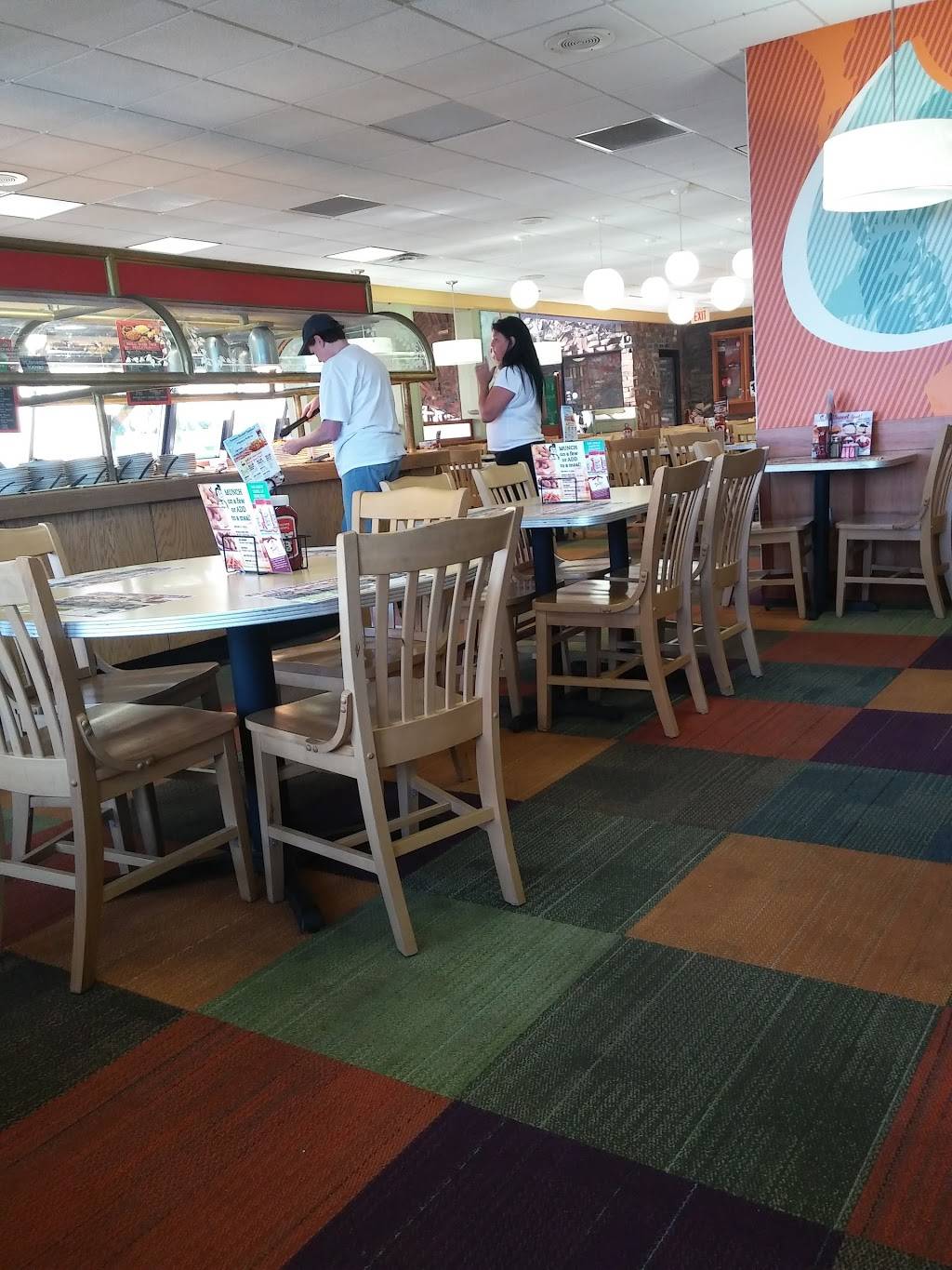 Frischs Big Boy | bakery | 1707 E Perry St, Port Clinton, OH 43452, USA | 4197343151 OR +1 419-734-3151