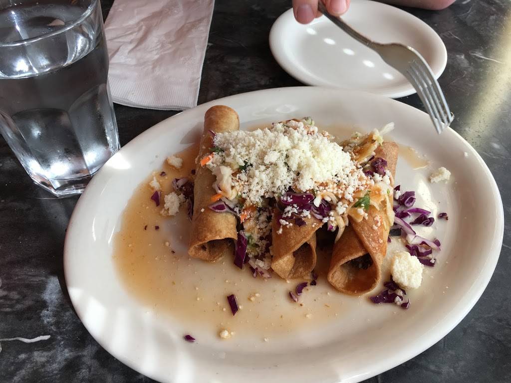 La Cabaña Seattle | restaurant | 606 N 105th St, Seattle, WA 98133, USA | 2064207693 OR +1 206-420-7693