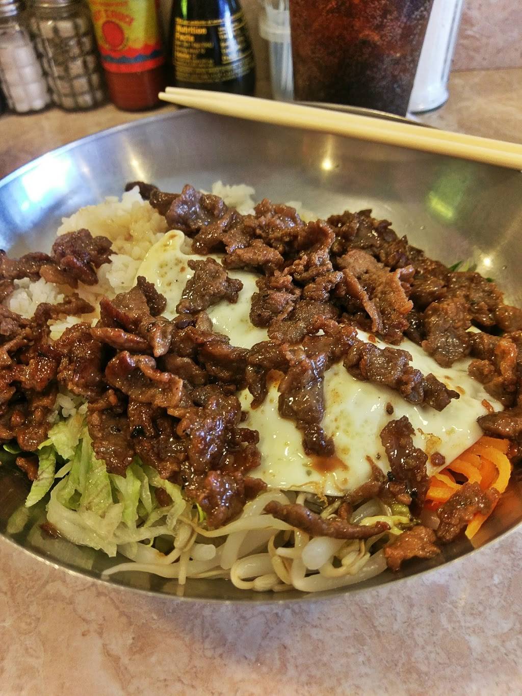 Evanston Grill | restaurant | 1047 Chicago Ave # B, Evanston, IL 60202, USA | 8473283339 OR +1 847-328-3339