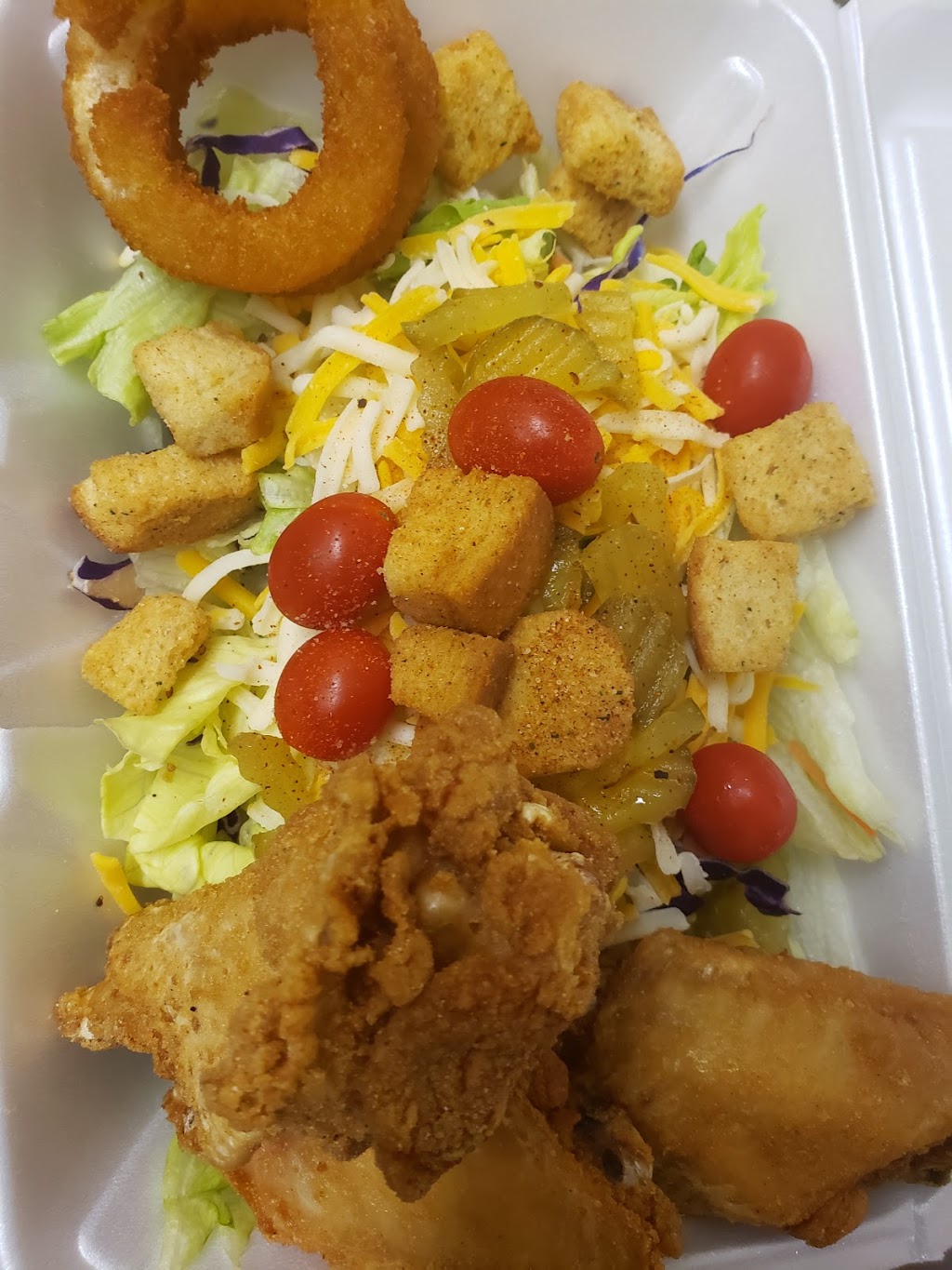 WhoMadeMeDoIt Wings & Poboys | restaurant | 323 Main St, Grambling, LA 71245, USA | 3182748300 OR +1 318-274-8300