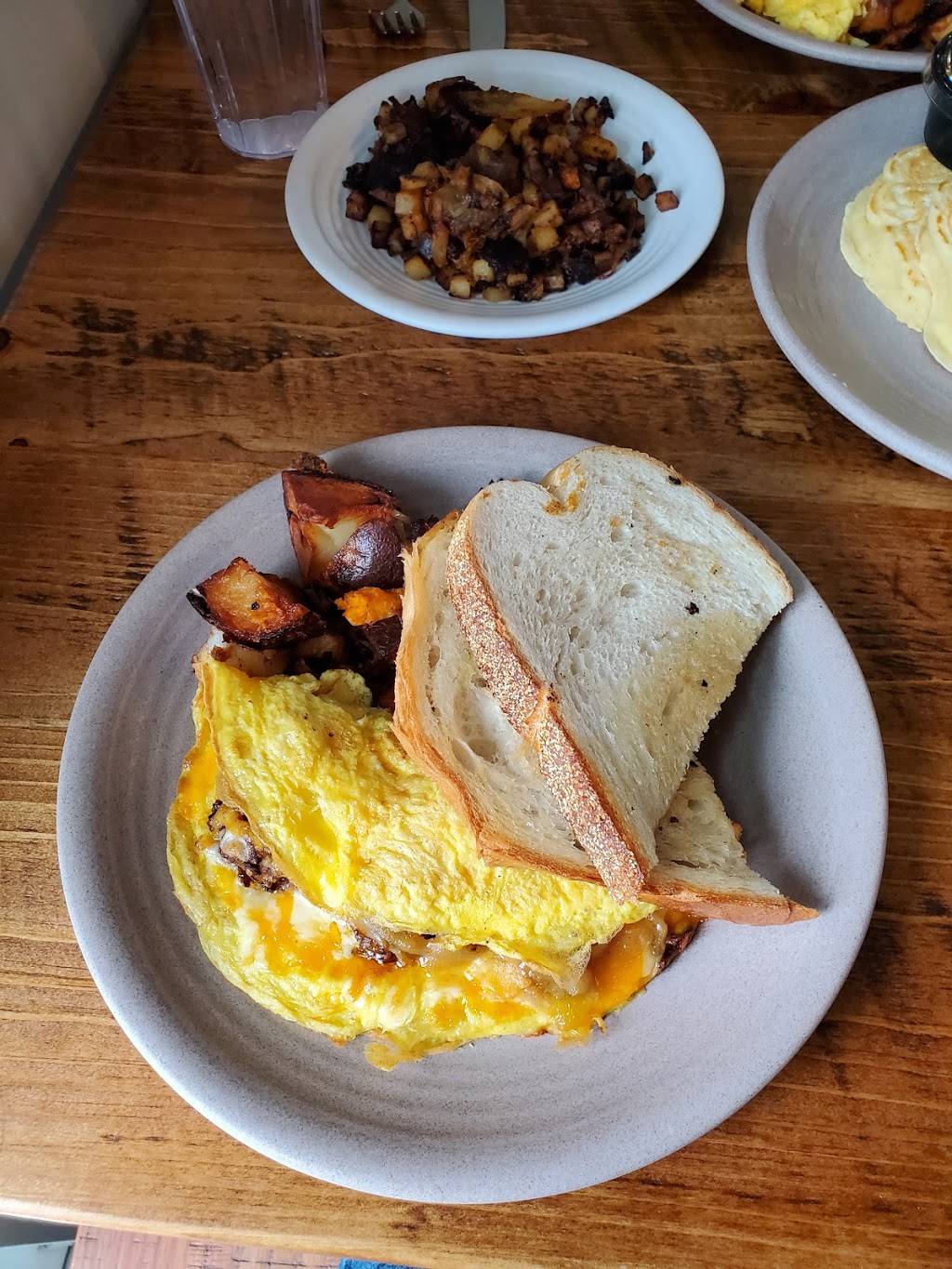 Rivershed | restaurant | 35-37 Commercial St, Braintree, MA 02184, USA | 7812775089 OR +1 781-277-5089