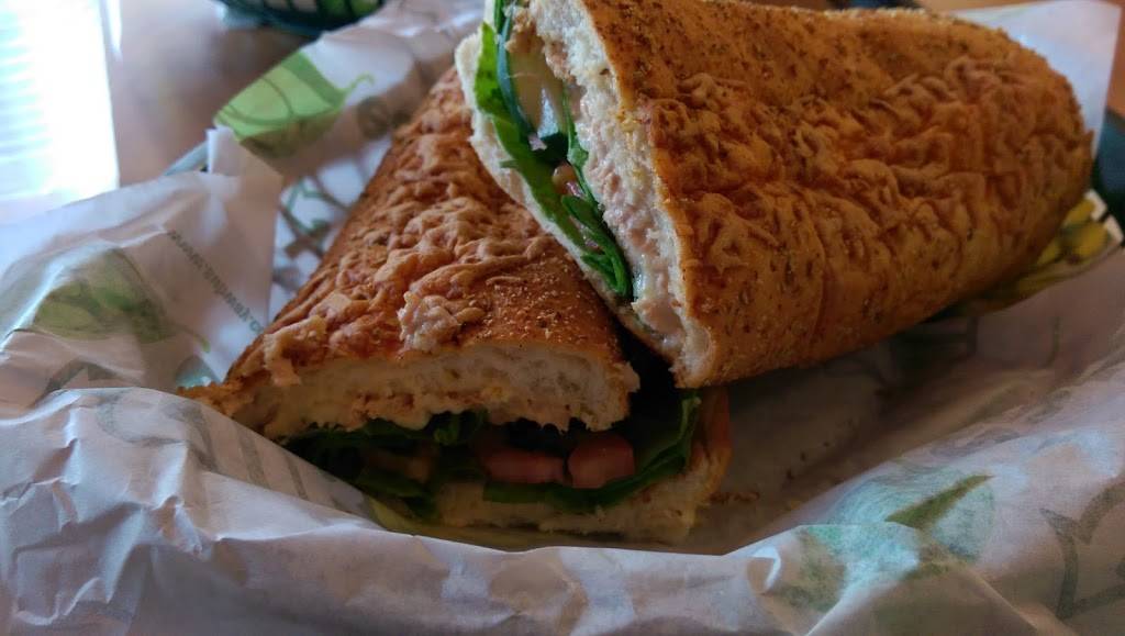 Subway Restaurants | restaurant | 1581 General Booth Blvd Ste 117 Unit 23 & 24Dam Neck Shopping Center, Virginia Beach, VA 23454, USA | 7574252224 OR +1 757-425-2224