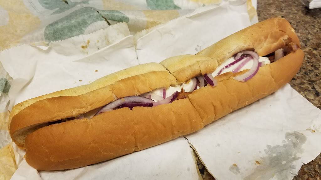 Subway | restaurant | North Haven Southbound, North Haven Rest Area, 16 Banton St, North Haven, CT 06473, USA | 2032390260 OR +1 203-239-0260