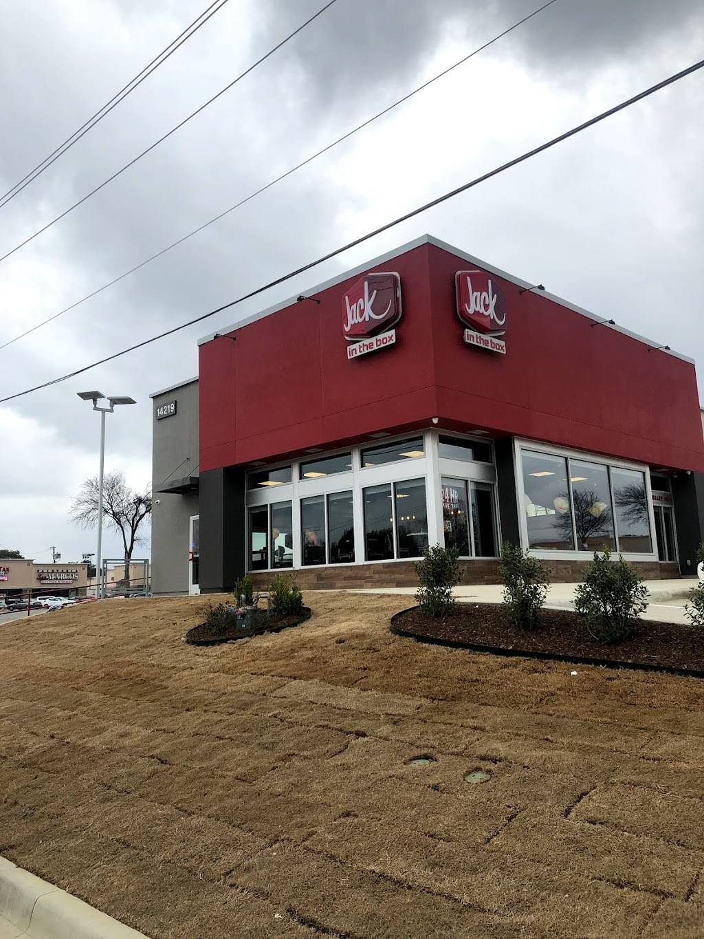 Jack in the Box | restaurant | 14219 S Coit Rd, Dallas, TX 75254, USA | 4696775343 OR +1 469-677-5343