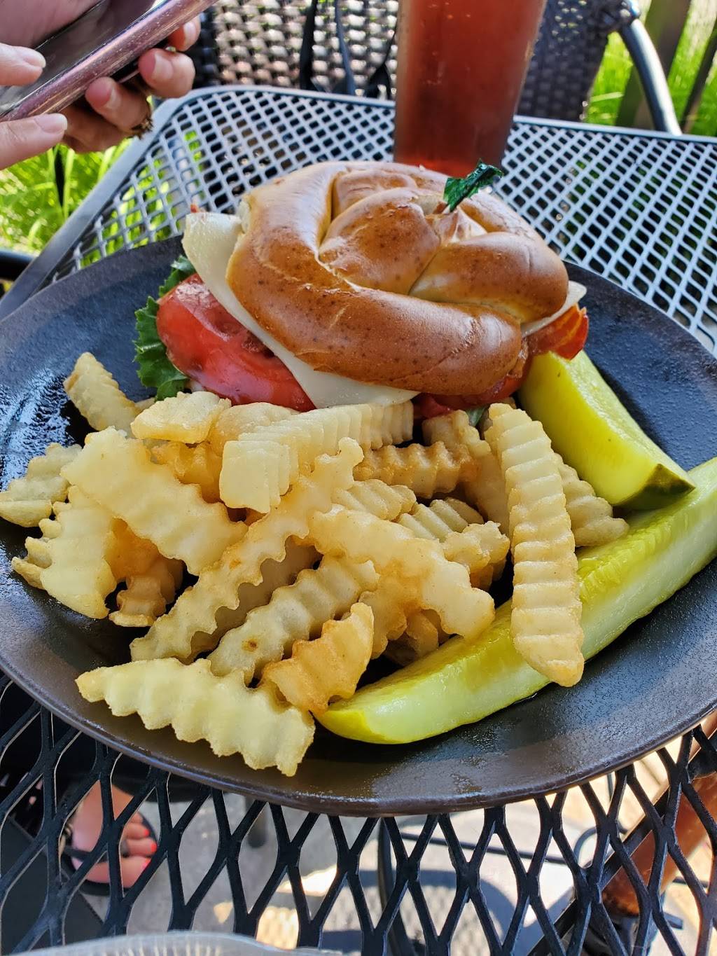 Colony Pub & Grille | restaurant | 2670 W 8th St, Erie, PA 16505, USA | 8148382162 OR +1 814-838-2162