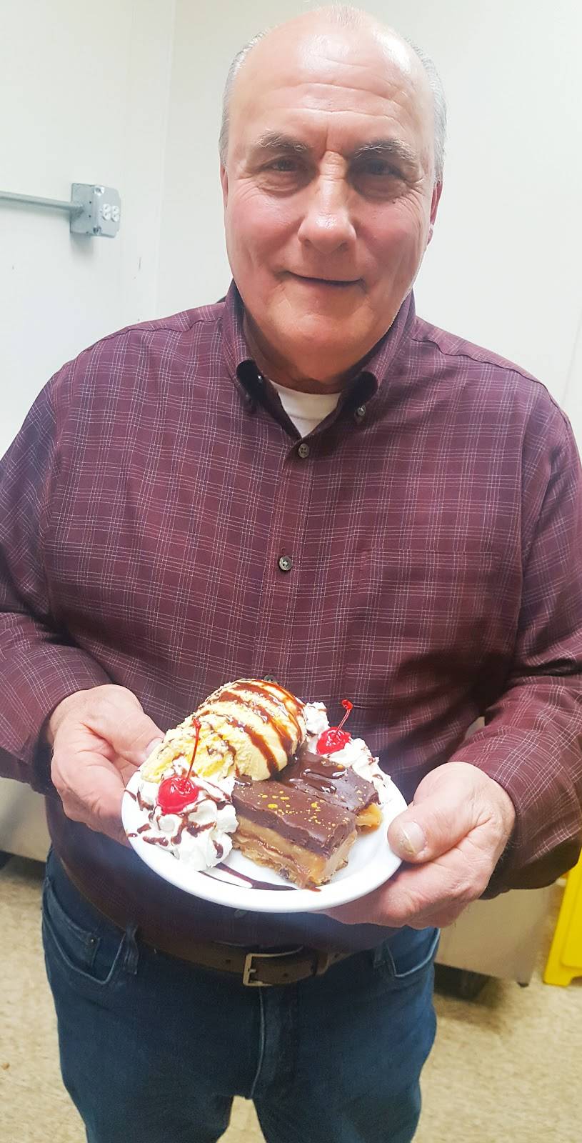 A-Town Pizza Pub & Grill | restaurant | 1941 W Galena Blvd, Aurora, IL 60506, USA | 6308440044 OR +1 630-844-0044