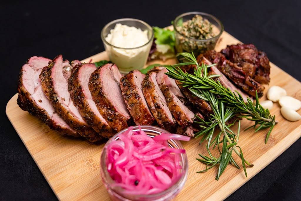 Old Blue BBQ | meal takeaway | 4580 Eisenhower Ave, Alexandria, VA 22304, USA | 7035524544 OR +1 703-552-4544