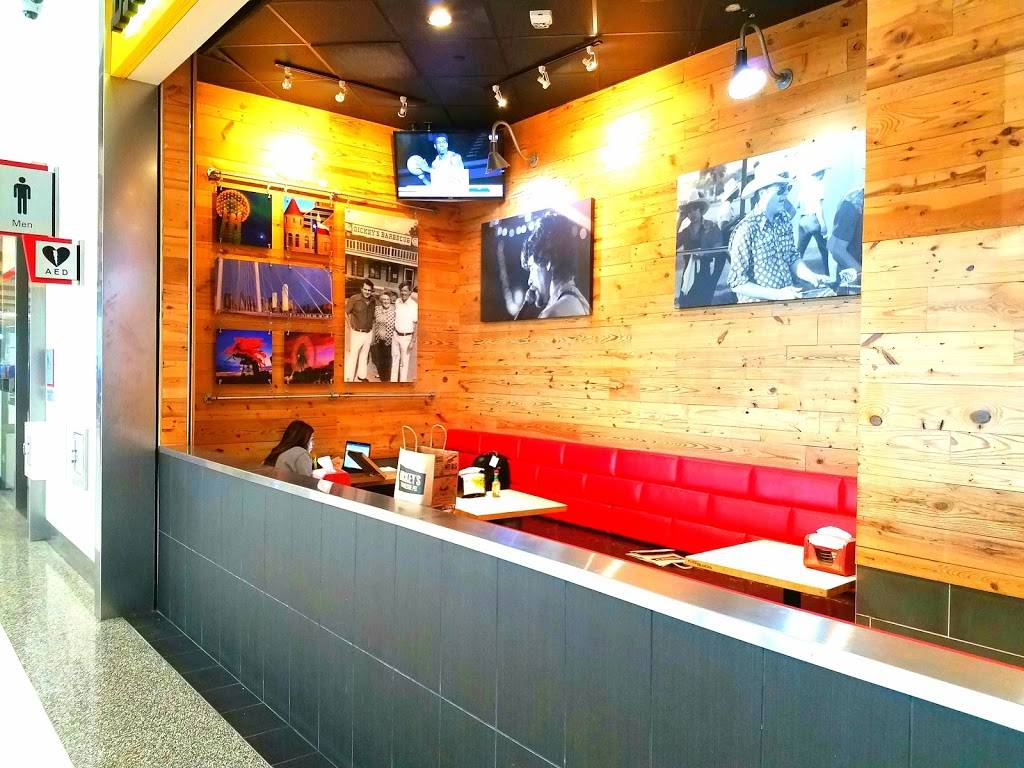 Dickeys Barbecue Pit | restaurant | Dallas Love Field Airport (DAL), 8006 Cedar Springs Road, Dallas, TX 75235, USA | 2143587277 OR +1 214-358-7277