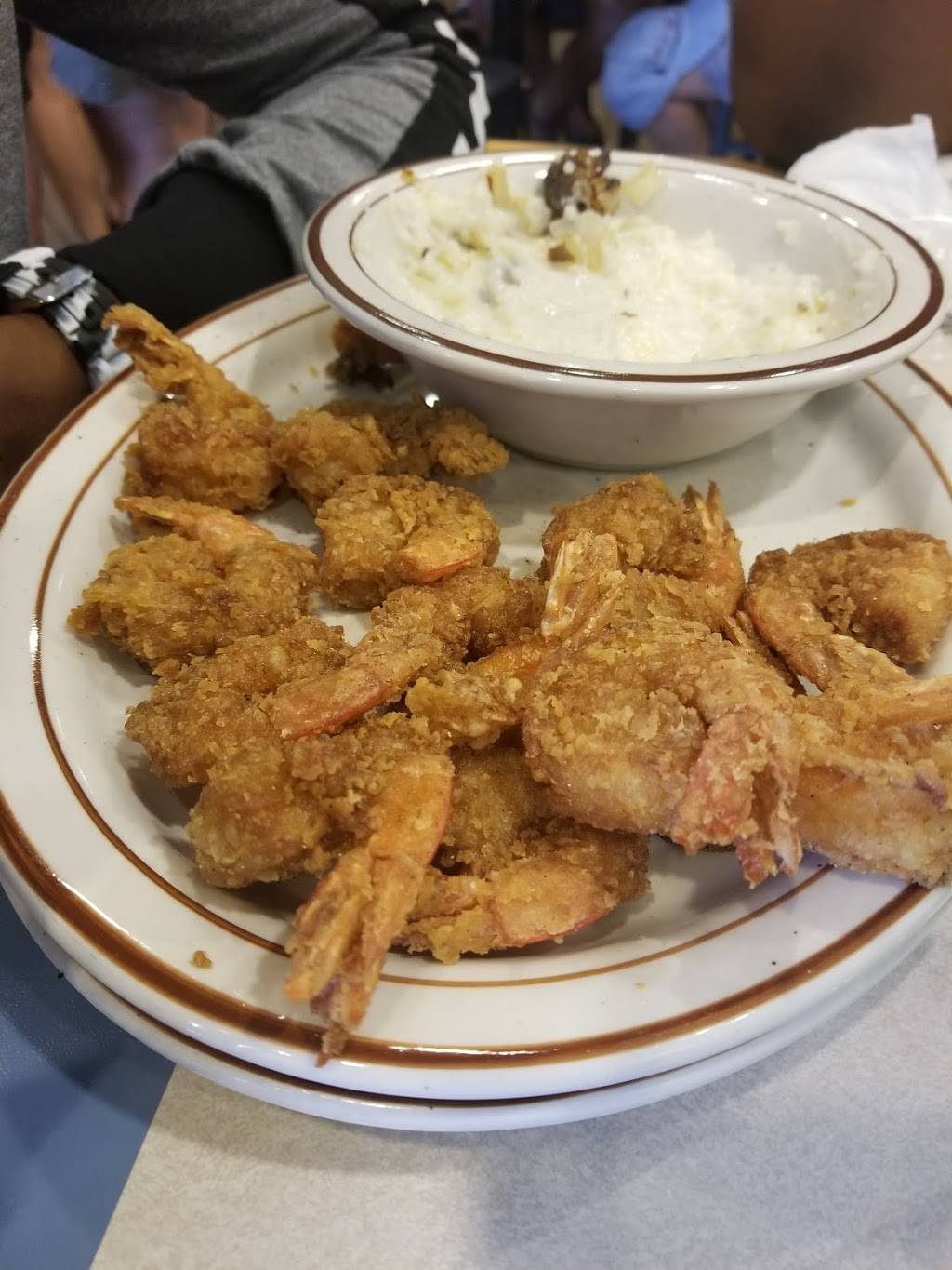 Locs Chicken & Waffles | restaurant | 7360 Skidaway Rd, Savannah, GA 31406, USA | 9126921114 OR +1 912-692-1114