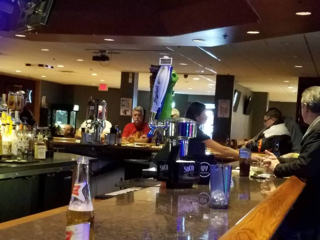 Longshots | restaurant | 1609 W Jefferson St, Joliet, IL 60435, USA | 8152805569 OR +1 815-280-5569