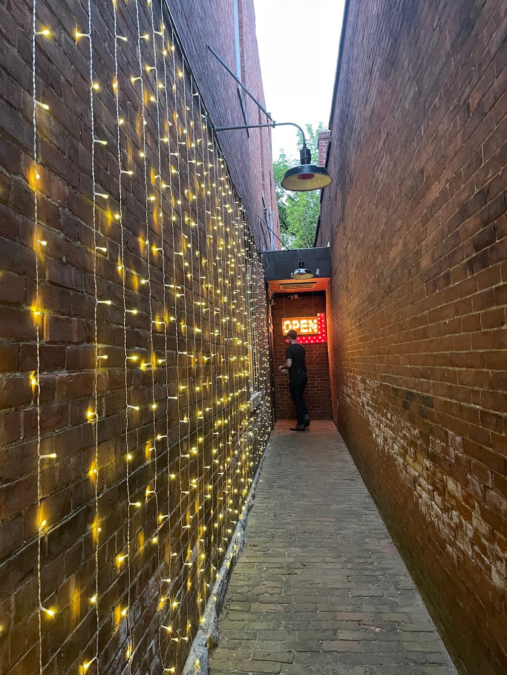 20 on the Alley | restaurant | 20 Railroad St, Great Barrington, MA 01230, USA | 4135280600 OR +1 413-528-0600