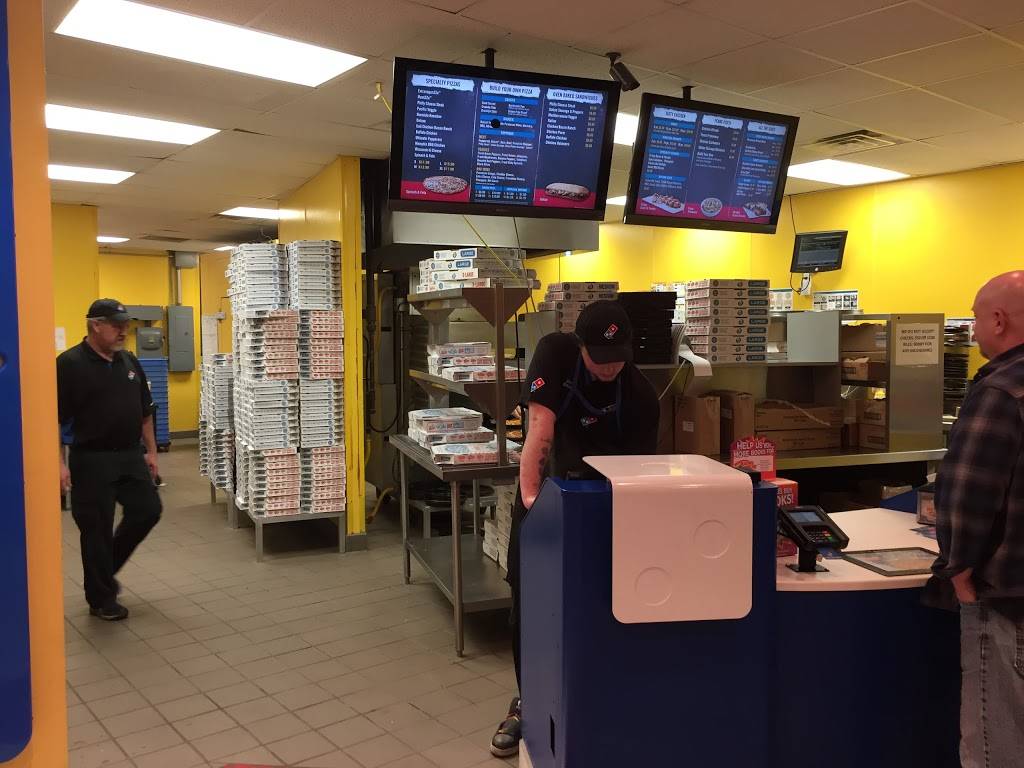 Dominos Pizza | meal delivery | 15 Richwalter Ave, Shippensburg, PA 17257, USA | 7175301010 OR +1 717-530-1010