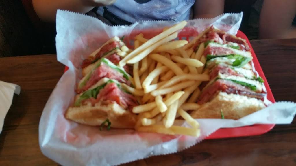 Mitchells Restaurant | restaurant | 6957, 1400 N Cocoa Blvd, Cocoa, FL 32922, USA | 3213382909 OR +1 321-338-2909