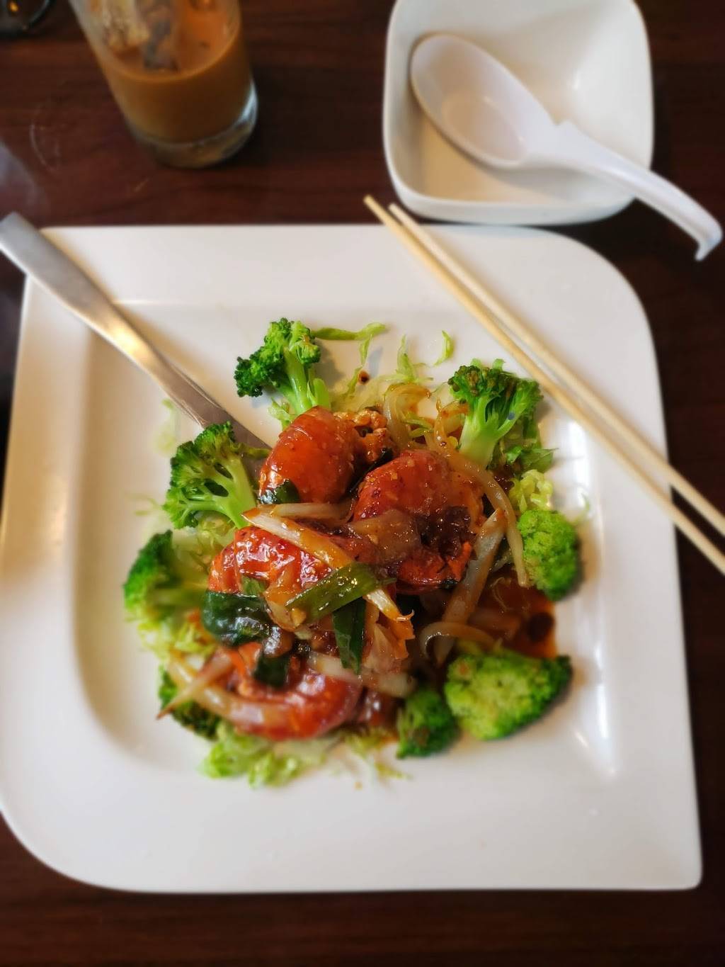 Viet Village | restaurant | 4514, 16571 S Tamiami Trail, Fort Myers, FL 33908, USA | 2392088368 OR +1 239-208-8368