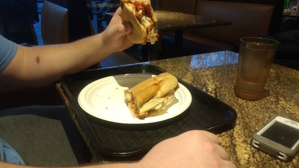 WesWings | restaurant | 156 High St, Middletown, CT 06457, USA | 8606853510 OR +1 860-685-3510