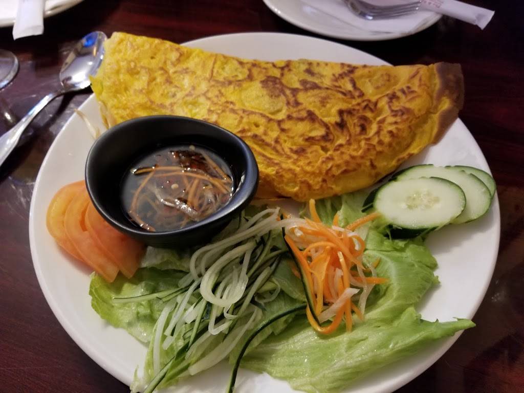 Pho & Spice | restaurant | 7 S Main St, Cheshire, CT 06410, USA | 2034398918 OR +1 203-439-8918