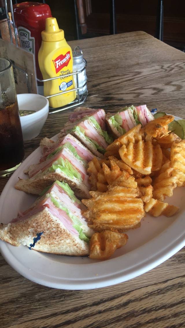 Kissners | restaurant | 524 Clinton St, Defiance, OH 43512, USA | 4197821116 OR +1 419-782-1116