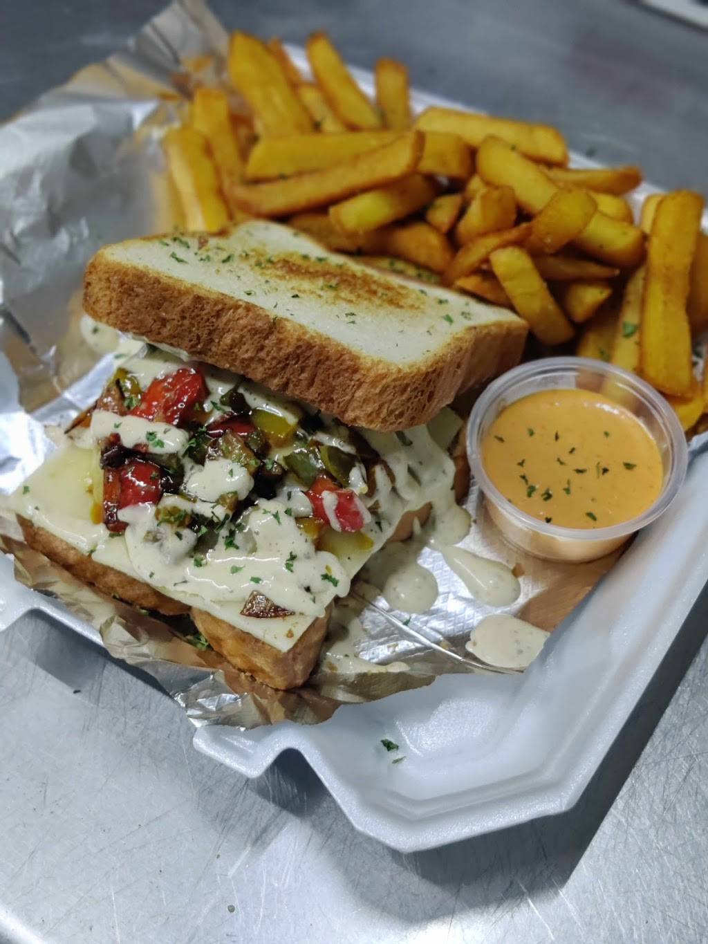 Cloud 9 Wings and More | restaurant | 6199 Griggs Rd, Houston, TX 77023, USA | 8329809464 OR +1 832-980-9464