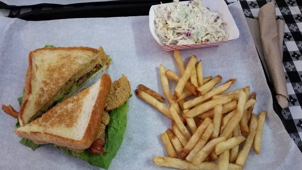 Cracker House BBQ and Southern Cooking | restaurant | 10863 FL-40, Silver Springs, FL 34488, USA | 3526251332 OR +1 352-625-1332