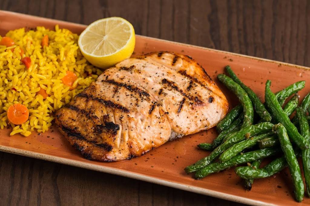 Tony Romas | restaurant | 701 8th St, Greeley, CO 80631, USA | 9703532841 OR +1 970-353-2841