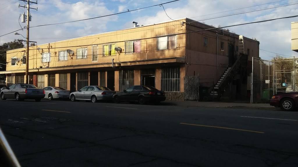 Two Jacks | restaurant | 984 Gilman Ave, San Francisco, CA 94124, USA | 4158221770 OR +1 415-822-1770