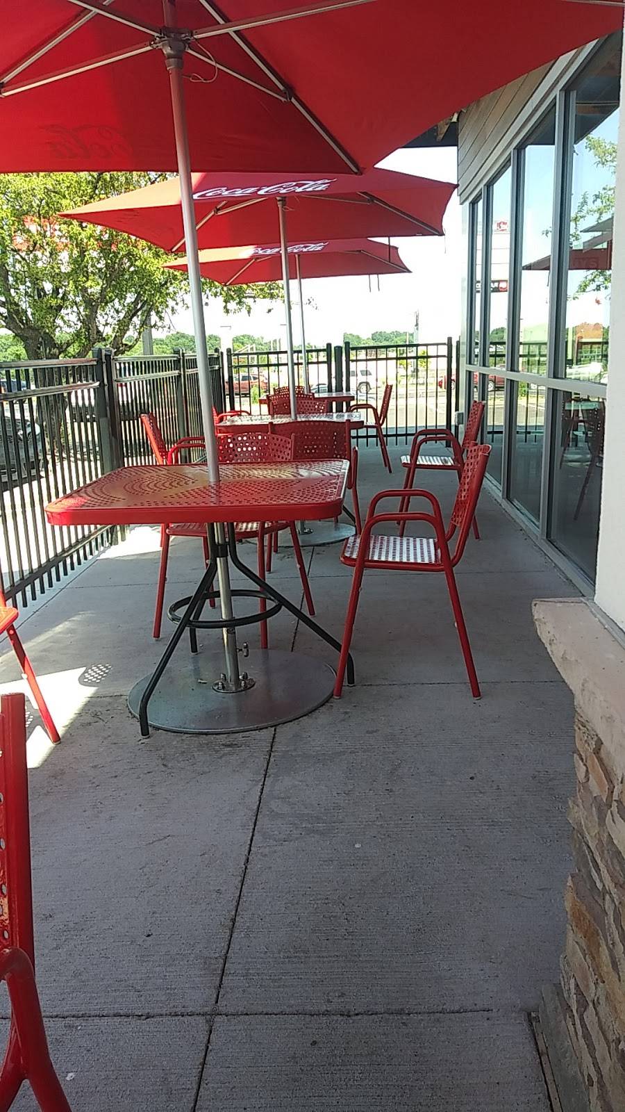 Five Guys | meal takeaway | 4140 S Noland Rd, Independence, MO 64055, USA | 8168860098 OR +1 816-886-0098