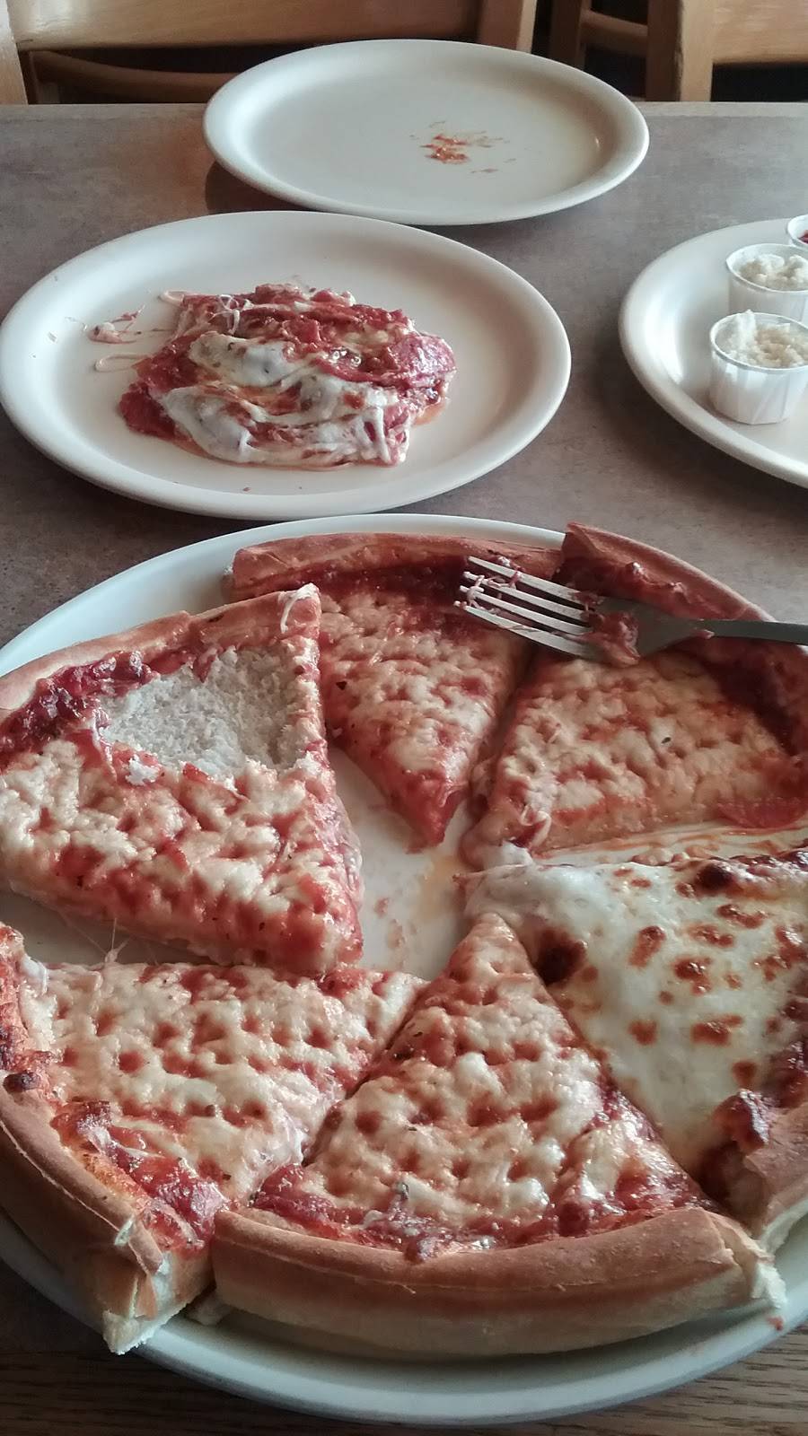 Godfathers Pizza | meal delivery | 1703 4th St SE, Mason City, IA 50401, USA | 6414245133 OR +1 641-424-5133