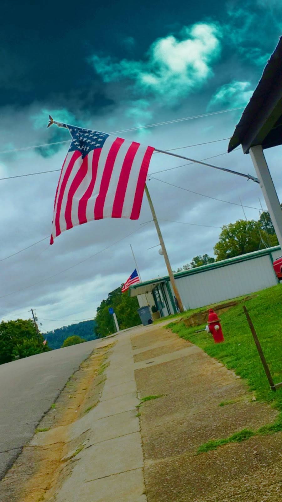 May’s Family Diner | restaurant | 339 Main St, Waterloo, AL 35677, USA | 2562757611 OR +1 256-275-7611