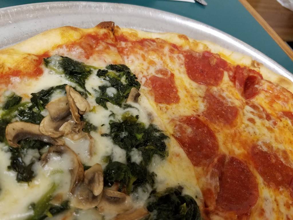 Sinapis Pizza & Restaurant | restaurant | 15 Backus Ave, Danbury, CT 06810, USA | 2037927030 OR +1 203-792-7030