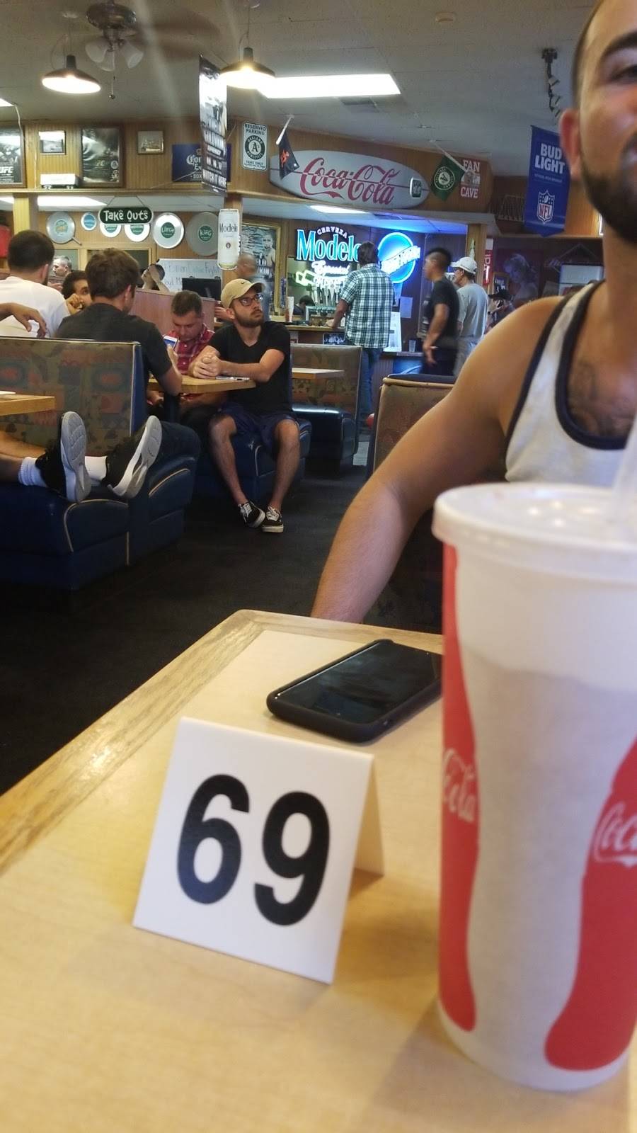 Straw Hat Pizza | restaurant | 1238 N Main St, Manteca, CA 95336, USA | 2098258744 OR +1 209-825-8744