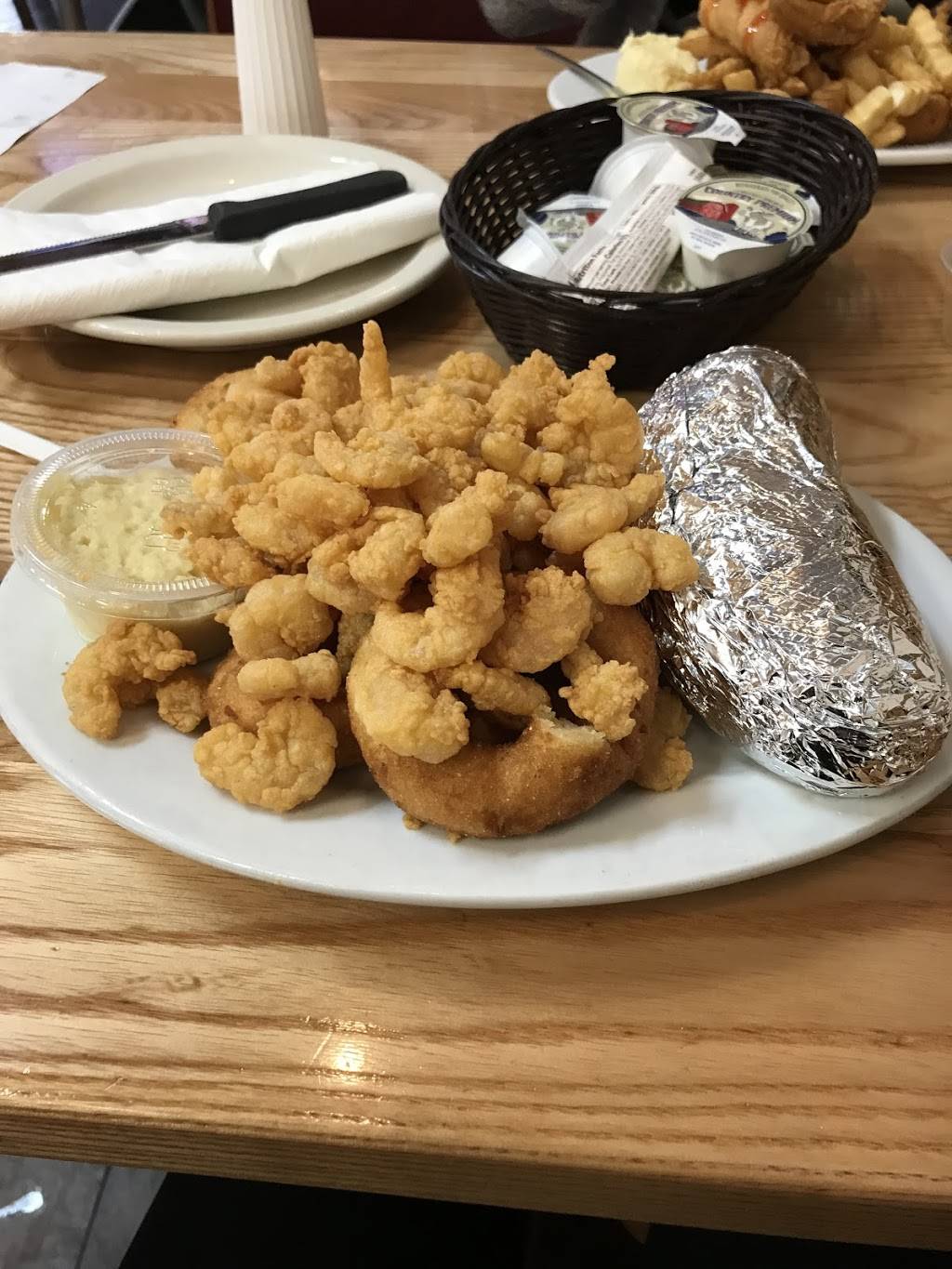 Mayflower Seafood Restaurant | restaurant | 3301 Capital Blvd, Raleigh, NC 27604, USA | 9198759007 OR +1 919-875-9007