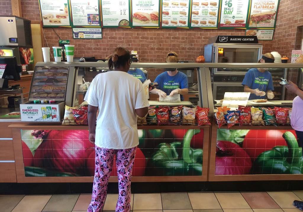 Subway Restaurants | restaurant | 1634 E 10th St, Indianapolis, IN 46201, USA | 3176361231 OR +1 317-636-1231