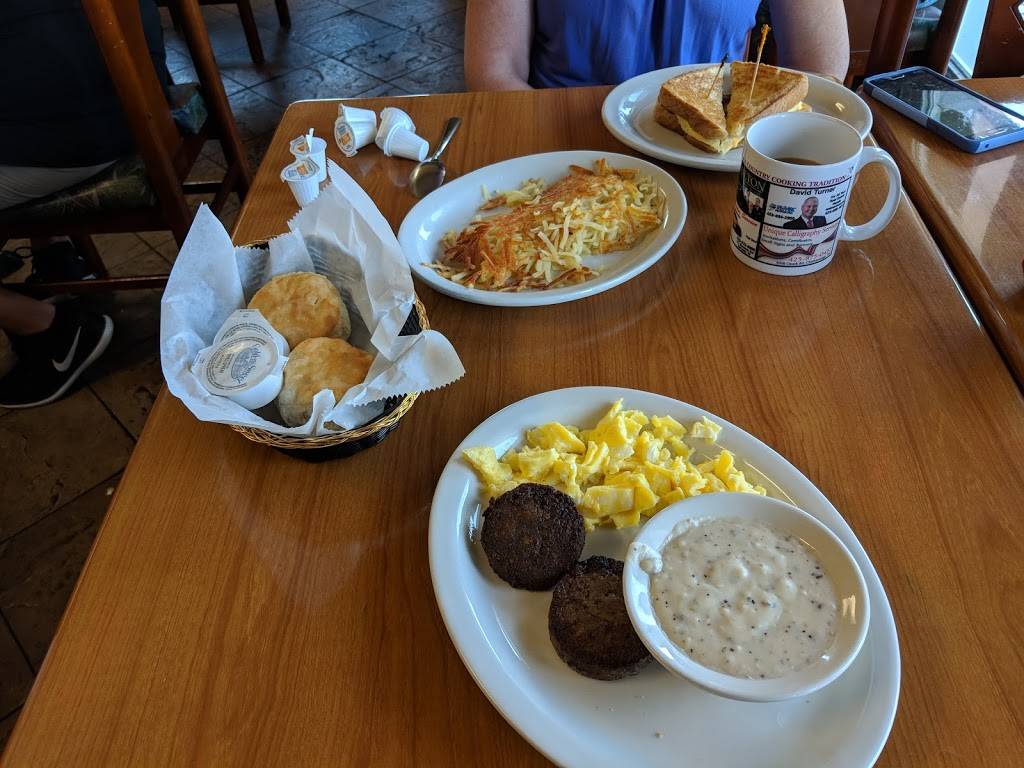 Lillie Maes Place | restaurant | 4712 Dayton Blvd, Chattanooga, TN 37415, USA | 4238758999 OR +1 423-875-8999