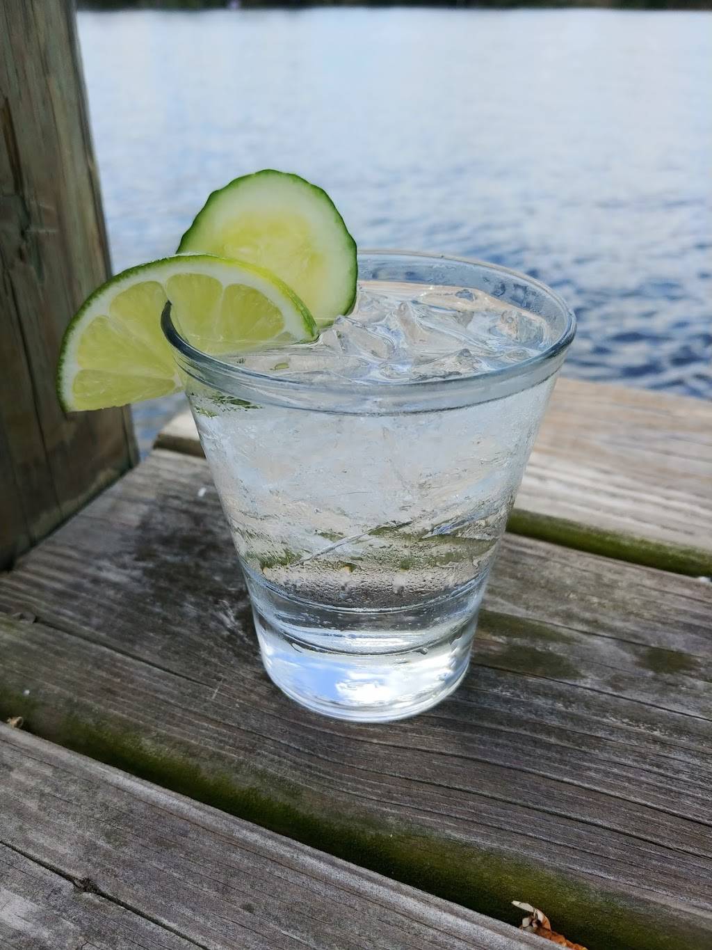 Seagrass Waterfront & Tiki Bar | restaurant | 10386 W Halls River Rd, Homosassa, FL 34448, USA | 3525032007 OR +1 352-503-2007