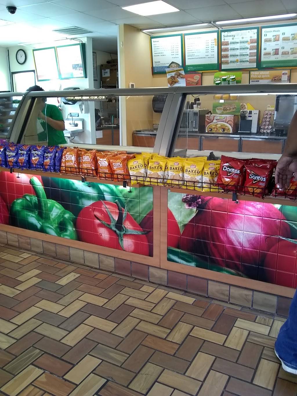 Subway Restaurants | restaurant | 2049 Mangum Rd, Houston, TX 77092, USA | 7132308838 OR +1 713-230-8838