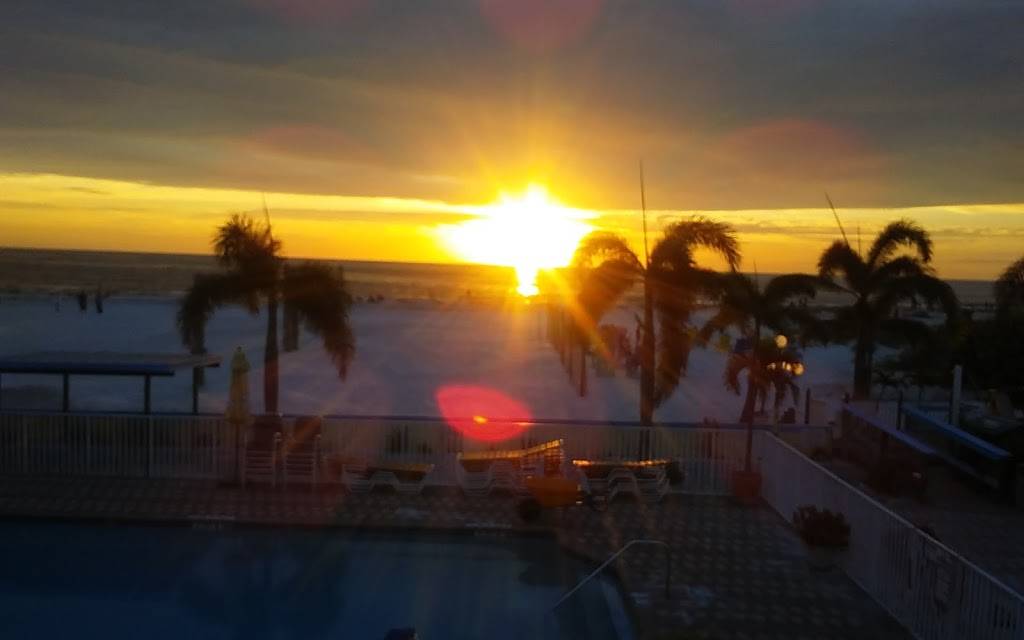 Custom Cafe & Catering | restaurant | 9524 Blind Pass Rd, St Pete Beach, FL 33706, USA | 7276855882 OR +1 727-685-5882