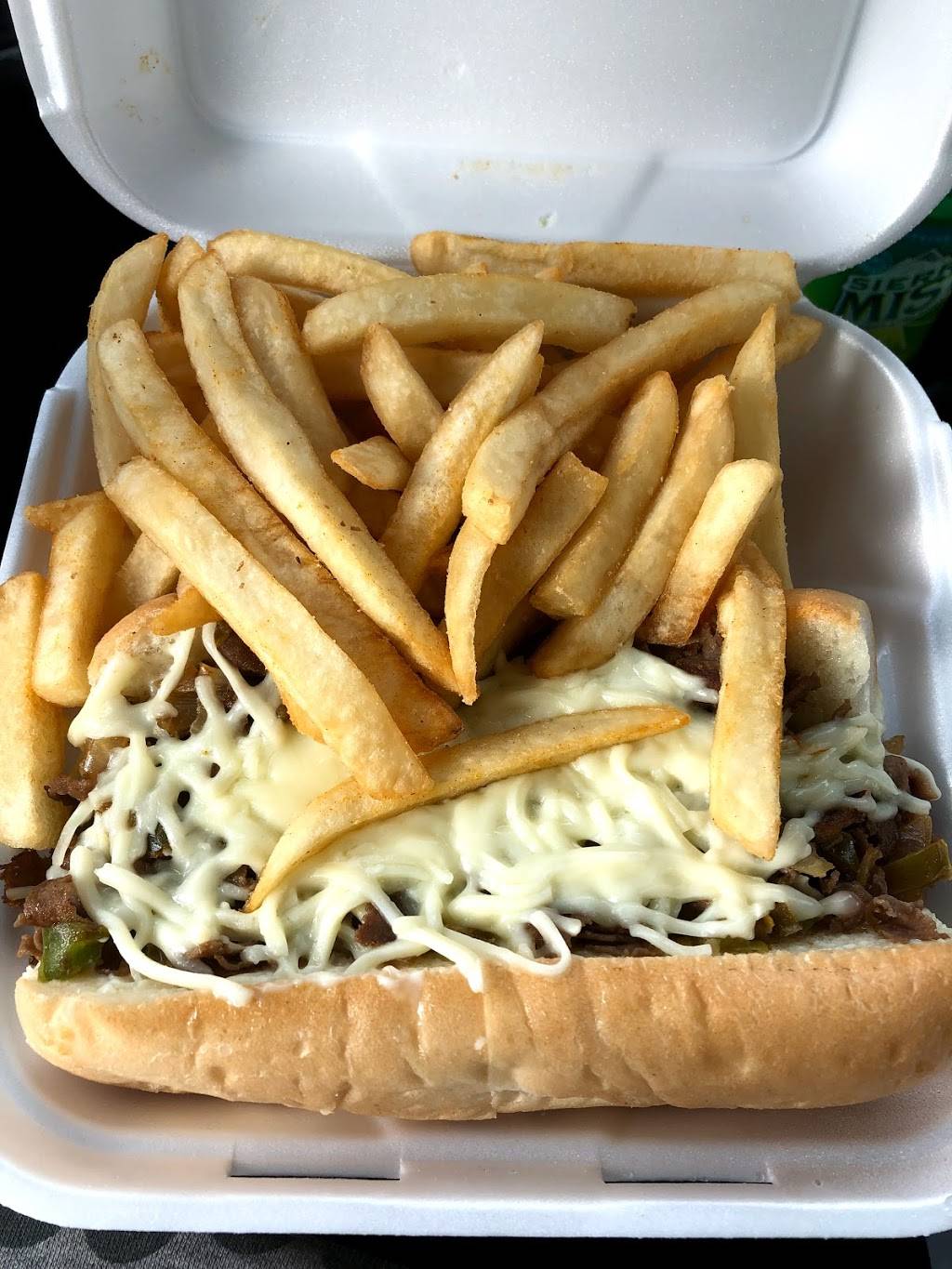 Sals Famous Cheesesteaks | restaurant | 8025 W 79th St, Justice, IL 60458, USA | 7087280725 OR +1 708-728-0725