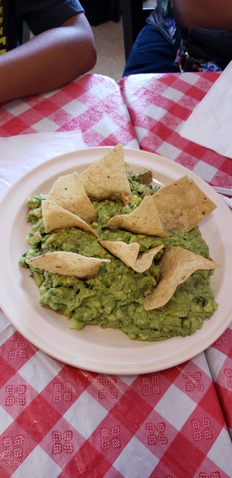 El Chivo Birrieria & Taqueria | restaurant | North, 2509, 2001, Broadway St, Crest Hill, IL 60403, USA | 8156661965 OR +1 815-666-1965