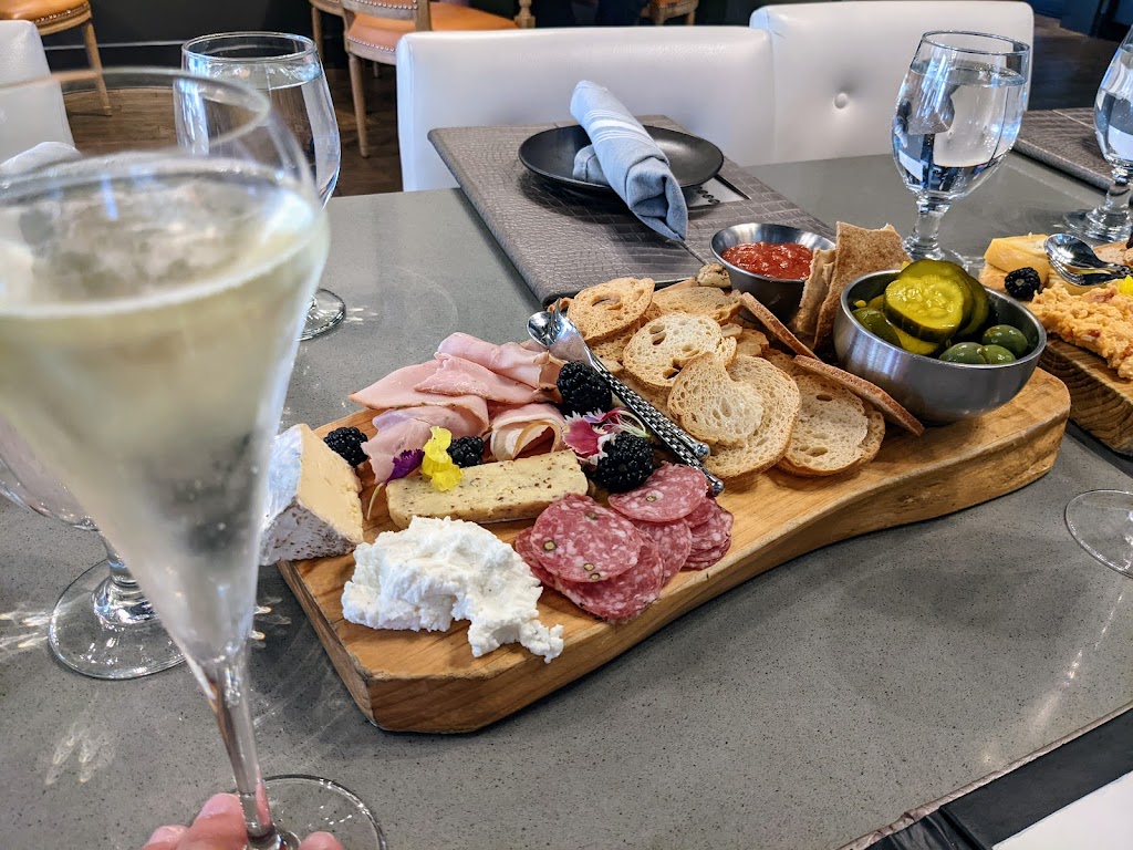 Pour Baby | restaurant | 6808 Airport Blvd, Mobile, AL 36608, USA | 2513433555 OR +1 251-343-3555