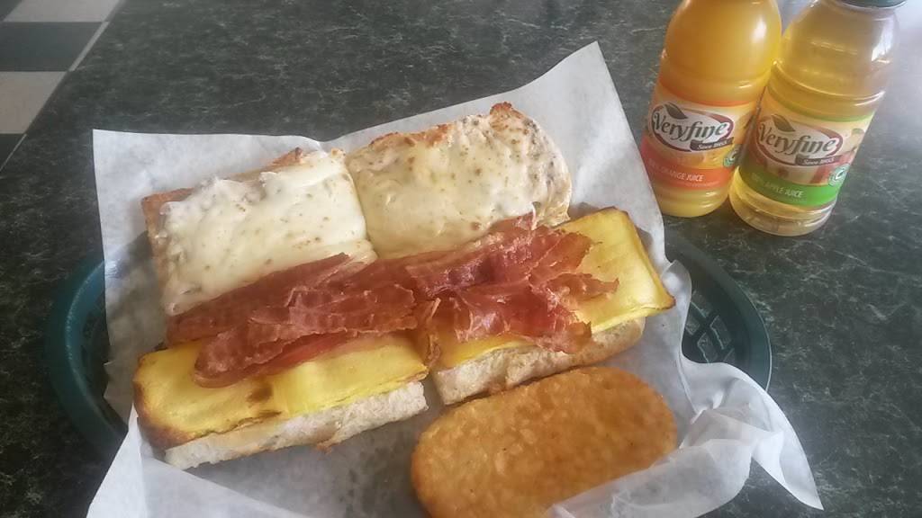 Mancinos of Petoskey | restaurant | 109 W Mitchell St, Petoskey, MI 49770, USA | 2313483700 OR +1 231-348-3700