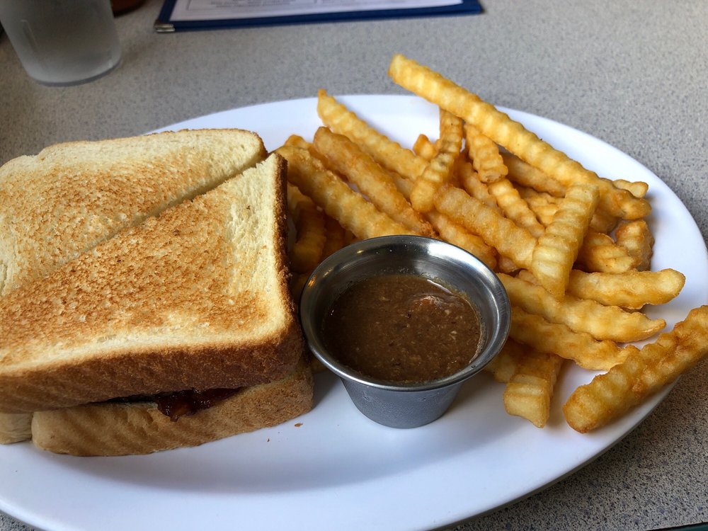 Guernsey Lockmans Lunch Box | restaurant | 262 E Whalen St, Guernsey, WY 82214, USA | 3073222344 OR +1 307-322-2344