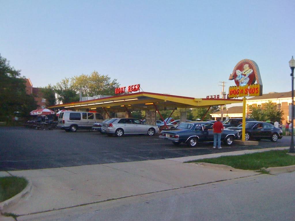 Dog N Suds Drive-in | restaurant | 454 Center St, Grayslake, IL 60030, USA | 8472234601 OR +1 847-223-4601