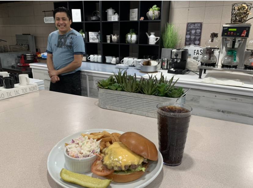 Across Broadway Cafe | restaurant | 1196 Broadway, Hewlett, NY 11557, USA | 5163743431 OR +1 516-374-3431