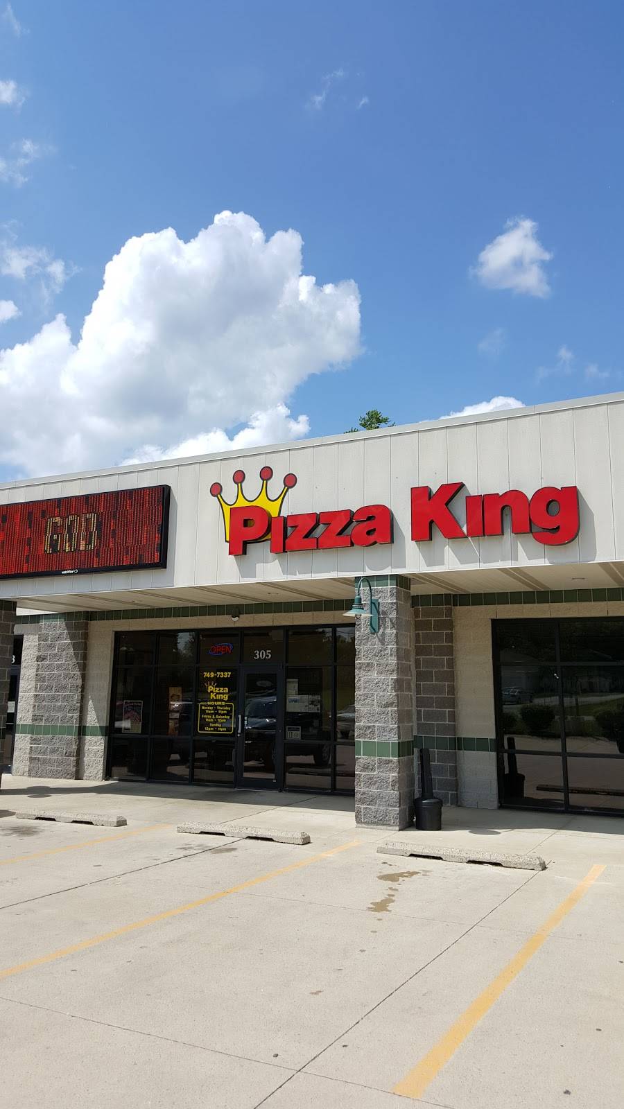 Pizza King | meal delivery | 305 IN-930, New Haven, IN 46774, USA | 2607497337 OR +1 260-749-7337